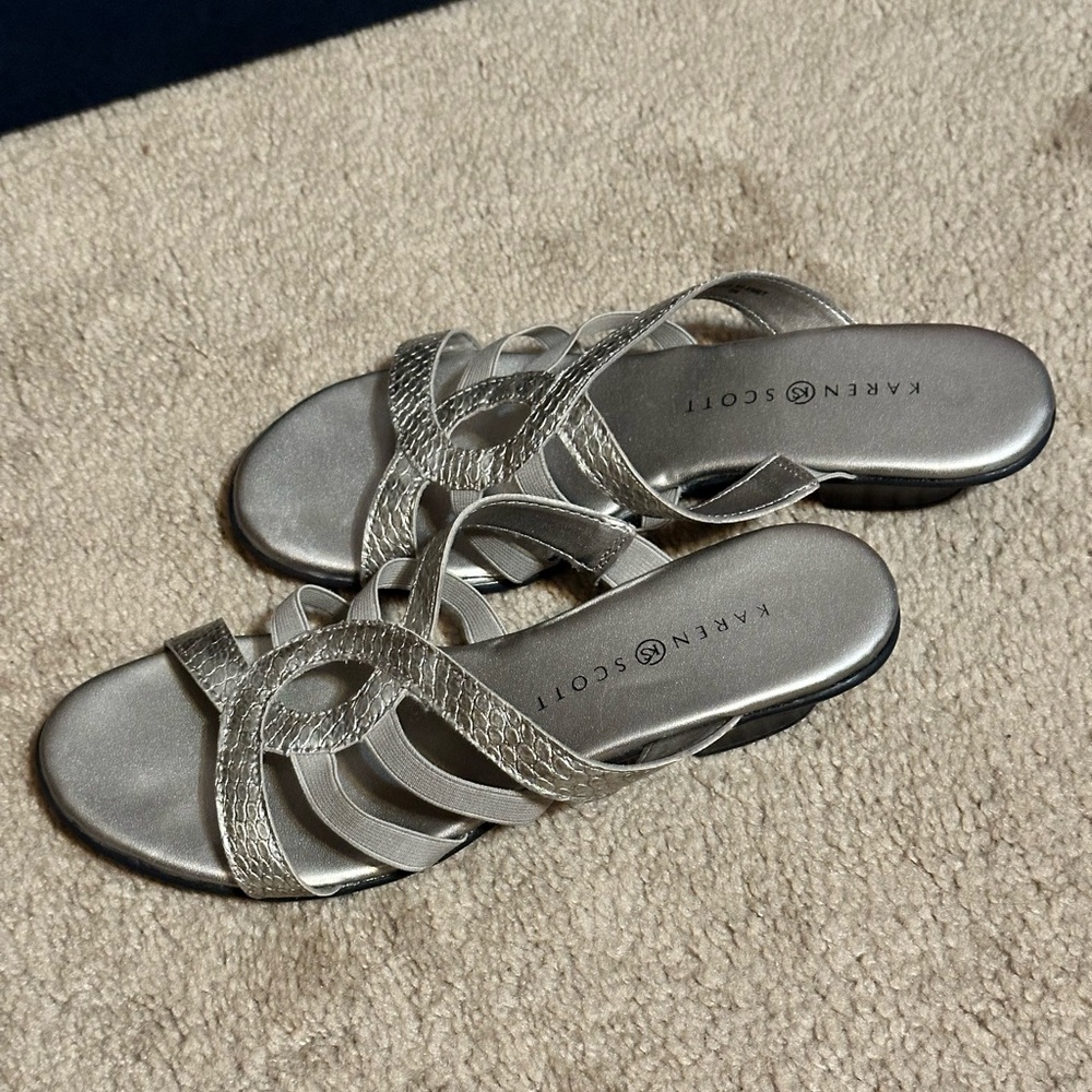 Karen Scott Heeled Open Toed Dress Sandals - Picture 4 of 4